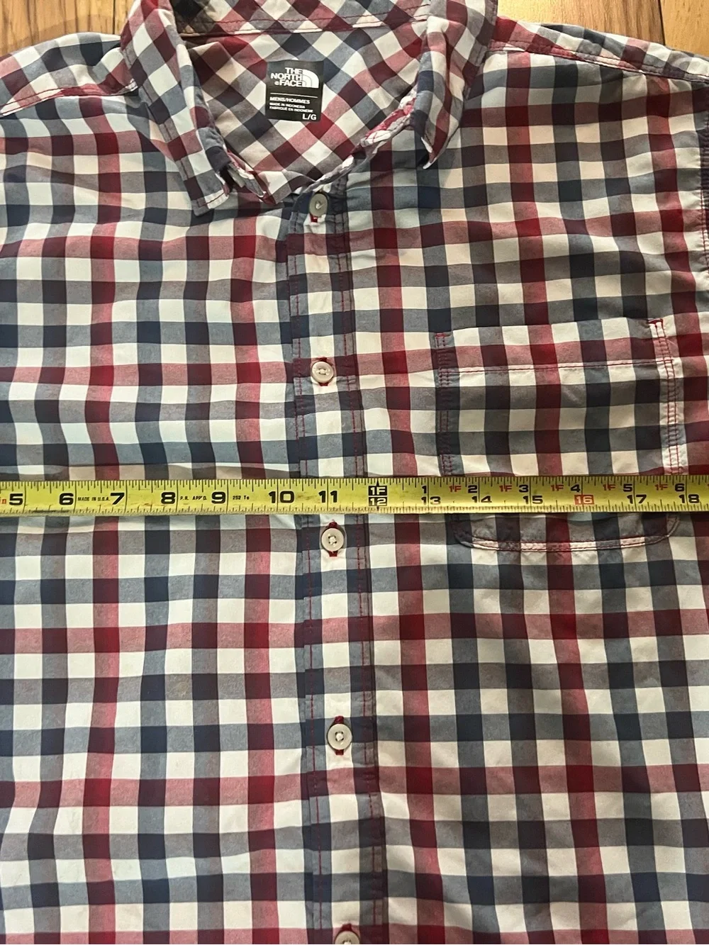 Men’s The North Face Short-Sleeve Plaid Button-Down Shirt - size Large